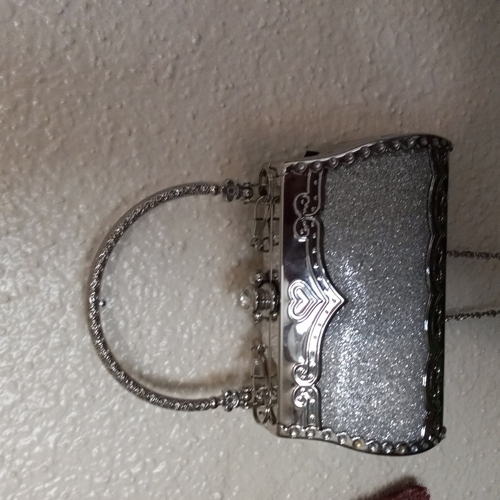 Manhattan Silver Sparkle handbag 24" chain - Picture 3 of 6